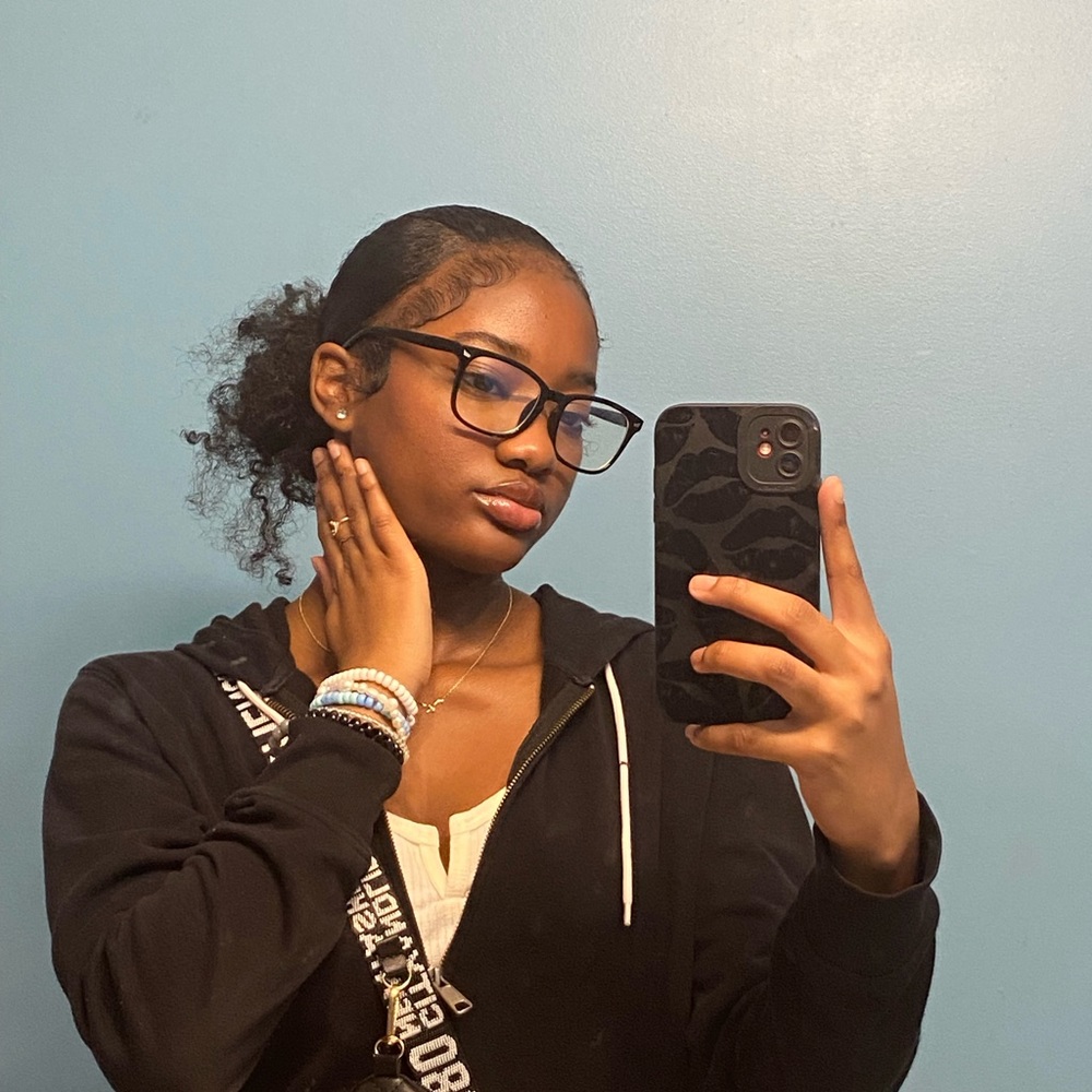 Meet your Posher, Desiyahh